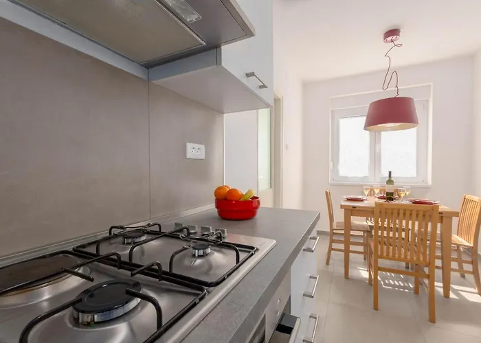 Tana Apartment Pula